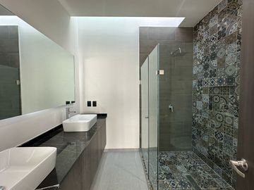 Espectacular Casa en Venta en Grand Juriquilla, 4 Recámaras, 4.5 Baños, de Autor