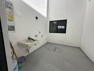 Espectacular Casa en Venta en Grand Juriquilla, 4 Recámaras, 4.5 Baños, de Autor