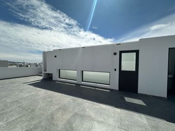 Espectacular Casa en Venta en Grand Juriquilla, 4 Recámaras, 4.5 Baños, de Autor