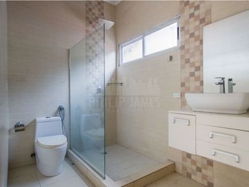 Venta de Casa, Condominio Altos de Sta. Maria