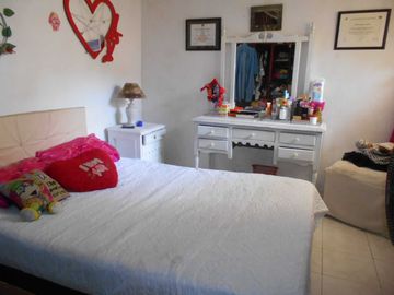Casa residencial amplia para invertir con buena ubicación