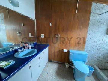 Venta Casa con Amplia Terraza Vista Panorámica en el Centro Histórico San Blas