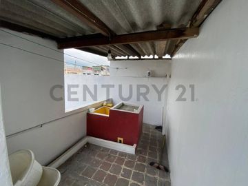 Venta Casa con Amplia Terraza Vista Panorámica en el Centro Histórico San Blas