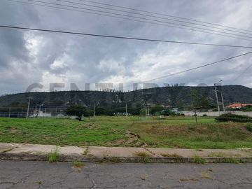 Casa con terreno 1008 m2 de Venta en Guayllabamba