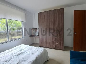 Casa con terreno 1008 m2 de Venta en Guayllabamba