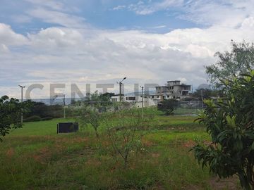 Casa con terreno 1008 m2 de Venta en Guayllabamba