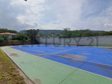Casa con terreno 1008 m2 de Venta en Guayllabamba