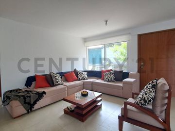 Casa con terreno 1008 m2 de Venta en Guayllabamba