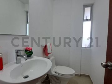 Casa con terreno 1008 m2 de Venta en Guayllabamba