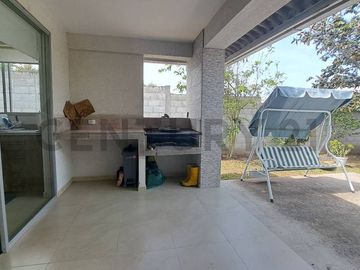 Casa con terreno 1008 m2 de Venta en Guayllabamba