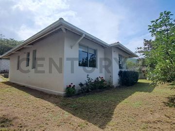 Casa con terreno 1008 m2 de Venta en Guayllabamba