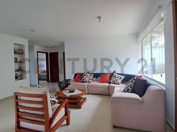 Casa con terreno 1008 m2 de Venta en Guayllabamba
