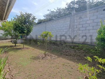 Casa con terreno 1008 m2 de Venta en Guayllabamba