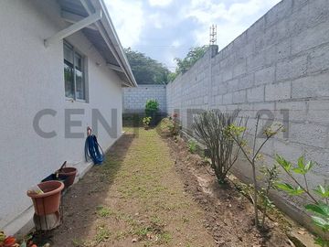 Casa con terreno 1008 m2 de Venta en Guayllabamba