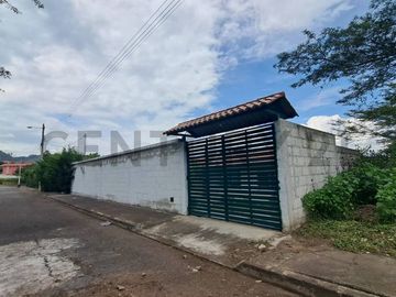 Casa con terreno 1008 m2 de Venta en Guayllabamba