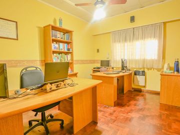 VENTA CASA TIPO PH 7 AMB V. BALLESTER PERMUTA