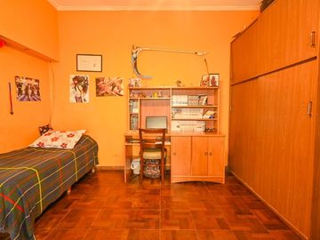 VENTA CASA TIPO PH 7 AMB V. BALLESTER PERMUTA