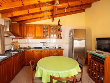 VENTA CASA TIPO PH 7 AMB V. BALLESTER PERMUTA