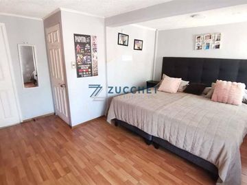 Casa en Venta en A pasos de Plaza Los Diamantes