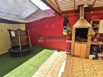 Casa en Venta en A pasos de Plaza Los Diamantes