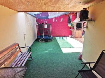 Casa en Venta en A pasos de Plaza Los Diamantes