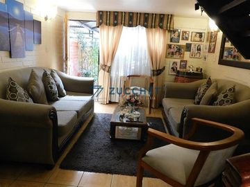 Casa en Venta en Entre Av.3 Pte. y De Lo Infante