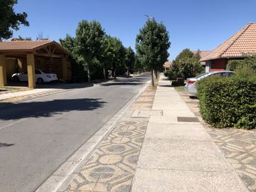 VENDE CASA 4 DORM, 3 BAÑOS EN CONDOMINIO LO HERRERA SAN BERNARDO