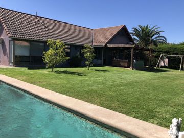 VENDE CASA 4 DORM, 3 BAÑOS EN CONDOMINIO LO HERRERA SAN BERNARDO