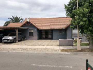 VENDE CASA 4 DORM, 3 BAÑOS EN CONDOMINIO LO HERRERA SAN BERNARDO