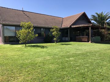 VENDE CASA 4 DORM, 3 BAÑOS EN CONDOMINIO LO HERRERA SAN BERNARDO