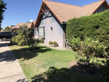 VENDE CASA 4 DORM, 3 BAÑOS EN CONDOMINIO LO HERRERA SAN BERNARDO