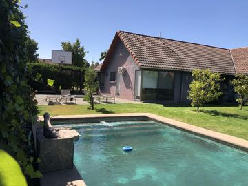VENDE CASA 4 DORM, 3 BAÑOS EN CONDOMINIO LO HERRERA SAN BERNARDO