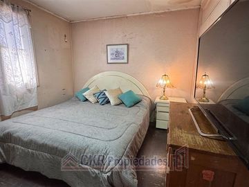Casa en Venta en Villa Macul/ Alejandro Galaz