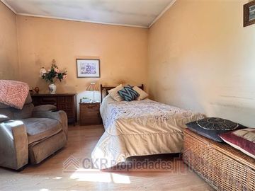 Casa en Venta en Villa Macul/ Alejandro Galaz