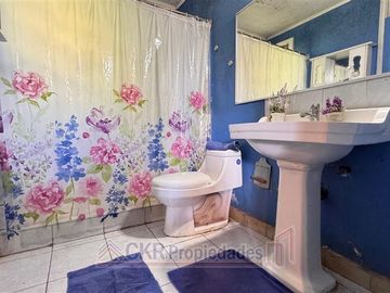 Casa en Venta en Villa Macul/ Alejandro Galaz