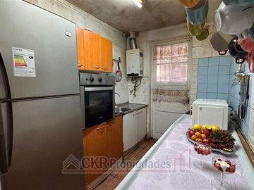 Casa en Venta en Villa Macul/ Alejandro Galaz