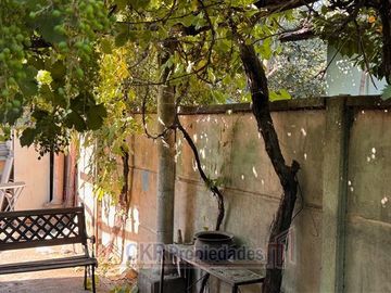 Casa en Venta en Villa Macul/ Alejandro Galaz