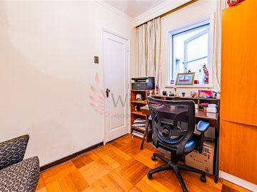 Departamento en Venta en Barrio Lastarria - Acogedor con Piso de Parquet