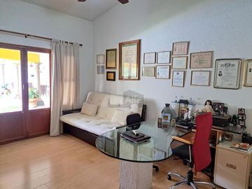 Se vende magnífica casa de 5 recámaras en Fracc. provincias del Canadá, Cuernavaca
