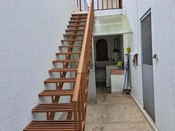 Se vende magnífica casa de 5 recámaras en Fracc. provincias del Canadá, Cuernavaca