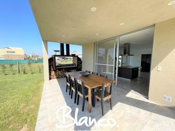 Casa en Venta en Haras Santa Maria, Escobar, G.B.A. Zona Norte, Argentina