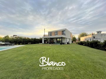 Casa en Venta en Ayres Plaza, Pilar, G.B.A. Zona Norte, Argentina