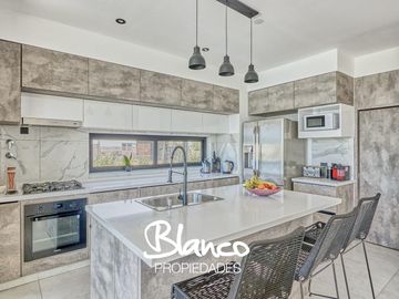 Casa en Venta en El Cantón Norte, El Cantón, Escobar, G.B.A. Zona Norte, Argentina