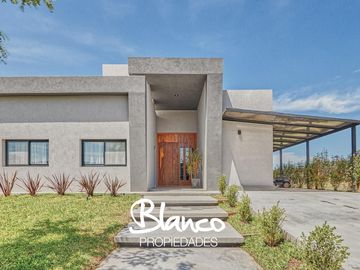 Casa en Venta en El Cantón Norte, El Cantón, Escobar, G.B.A. Zona Norte, Argentina