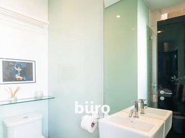 BELLO PENTHOUSE DUPLEX EN VENTA CON TERRAZA CERCA A MELITON PORRAS MIRAFLORES