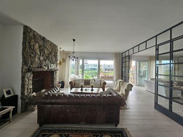 Casa en  venta en venta en Carpinchos al agua