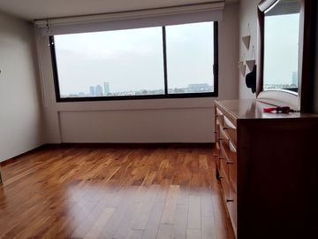 SE VENDE AMPLIO DEPARTAMENTO TECAMACHALCO (V)