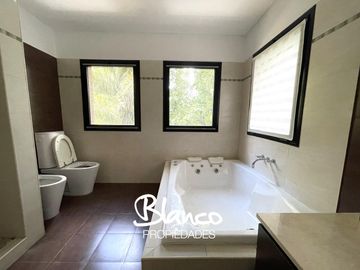 Casa en Venta en Pilar, G.B.A. Zona Norte, Argentina