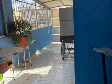 Casa frente a cancha de Futbol