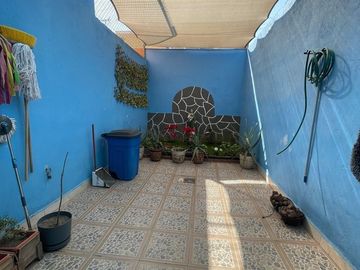 Casa frente a cancha de Futbol